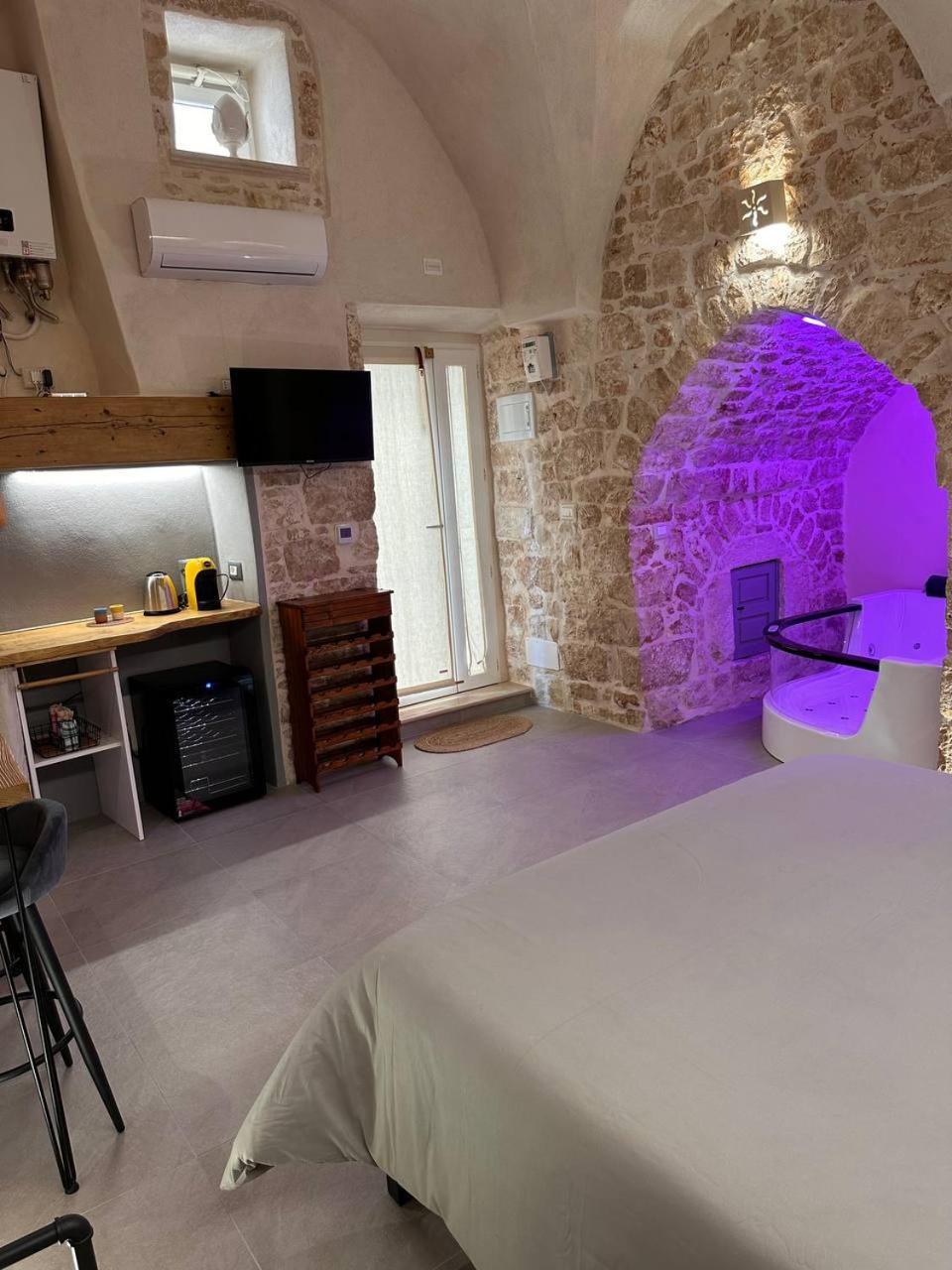 Primus Suite Ceglie Messapica Exteriör bild
