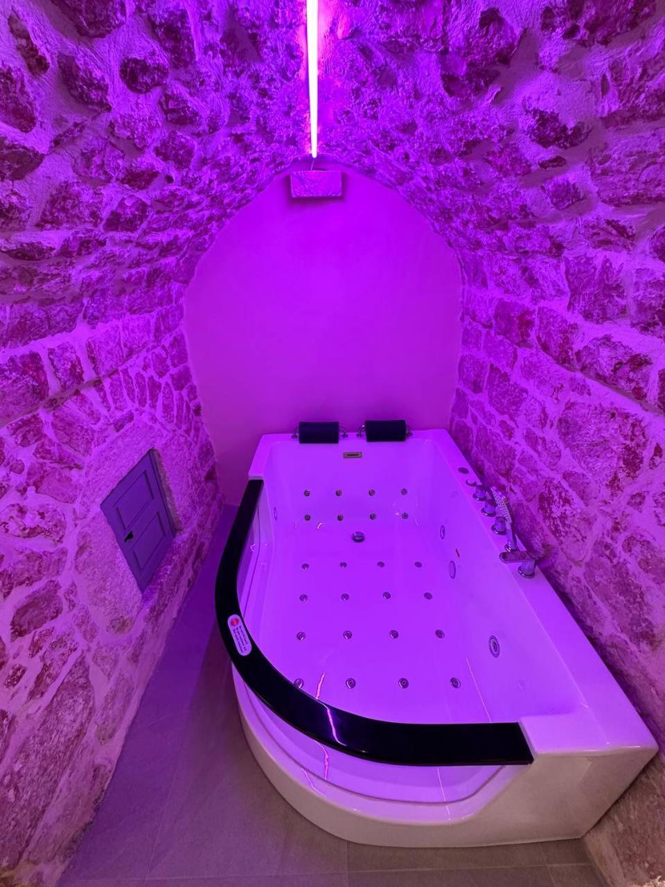 Primus Suite Ceglie Messapica Exteriör bild