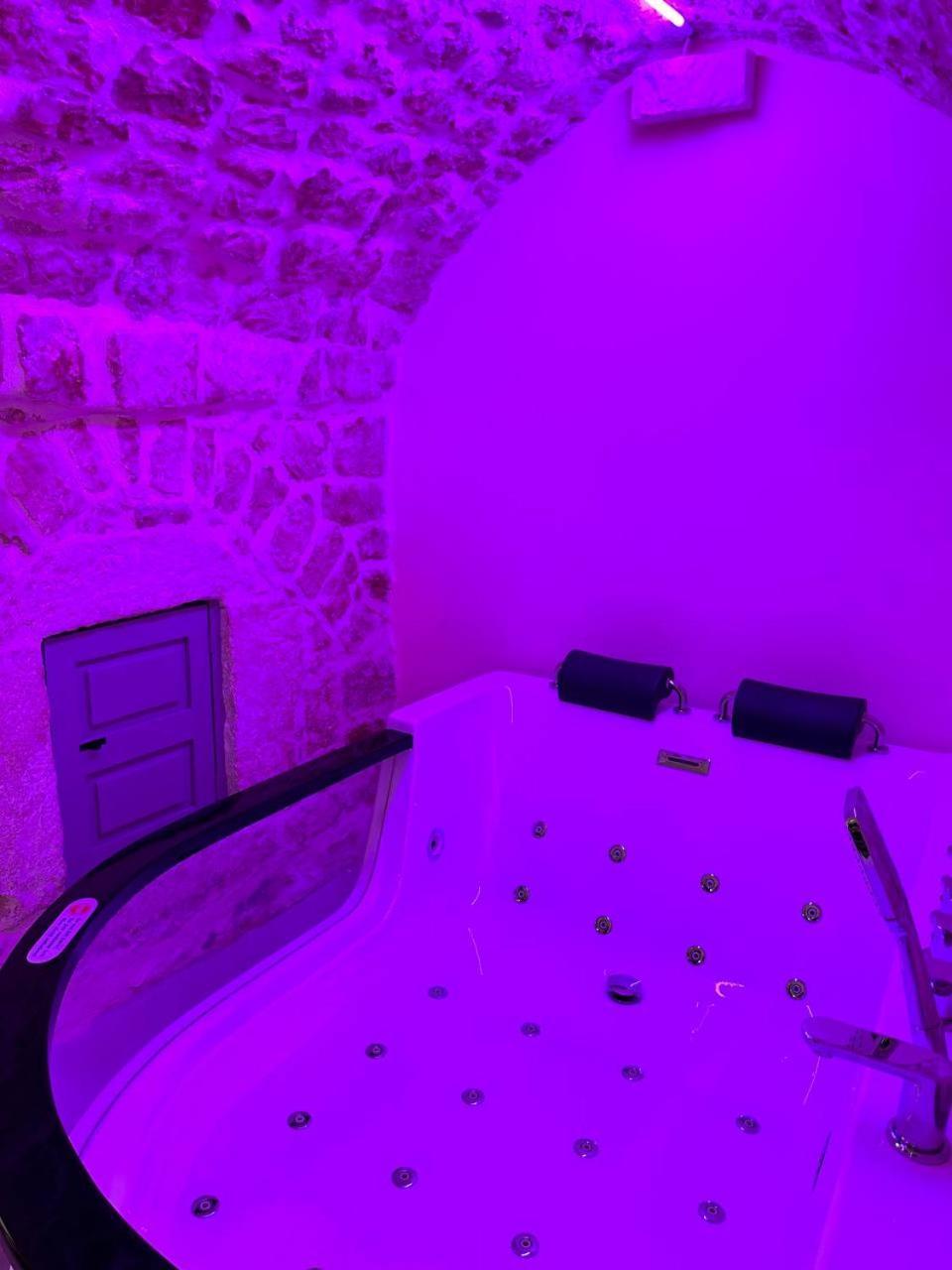 Primus Suite Ceglie Messapica Exteriör bild