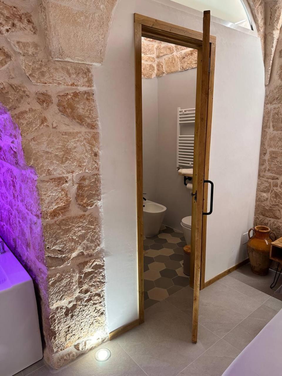 Primus Suite Ceglie Messapica Exteriör bild