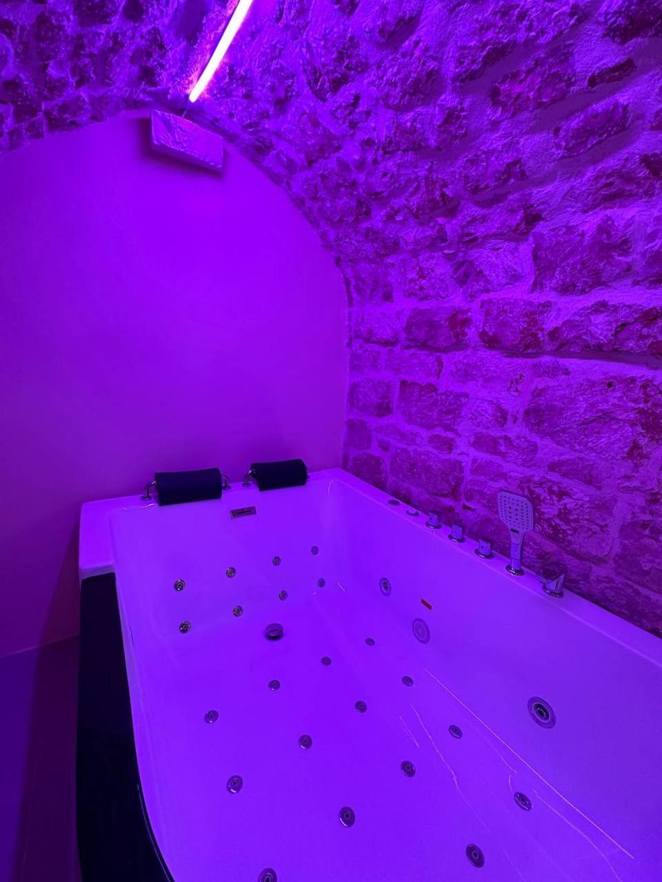 Primus Suite Ceglie Messapica Exteriör bild