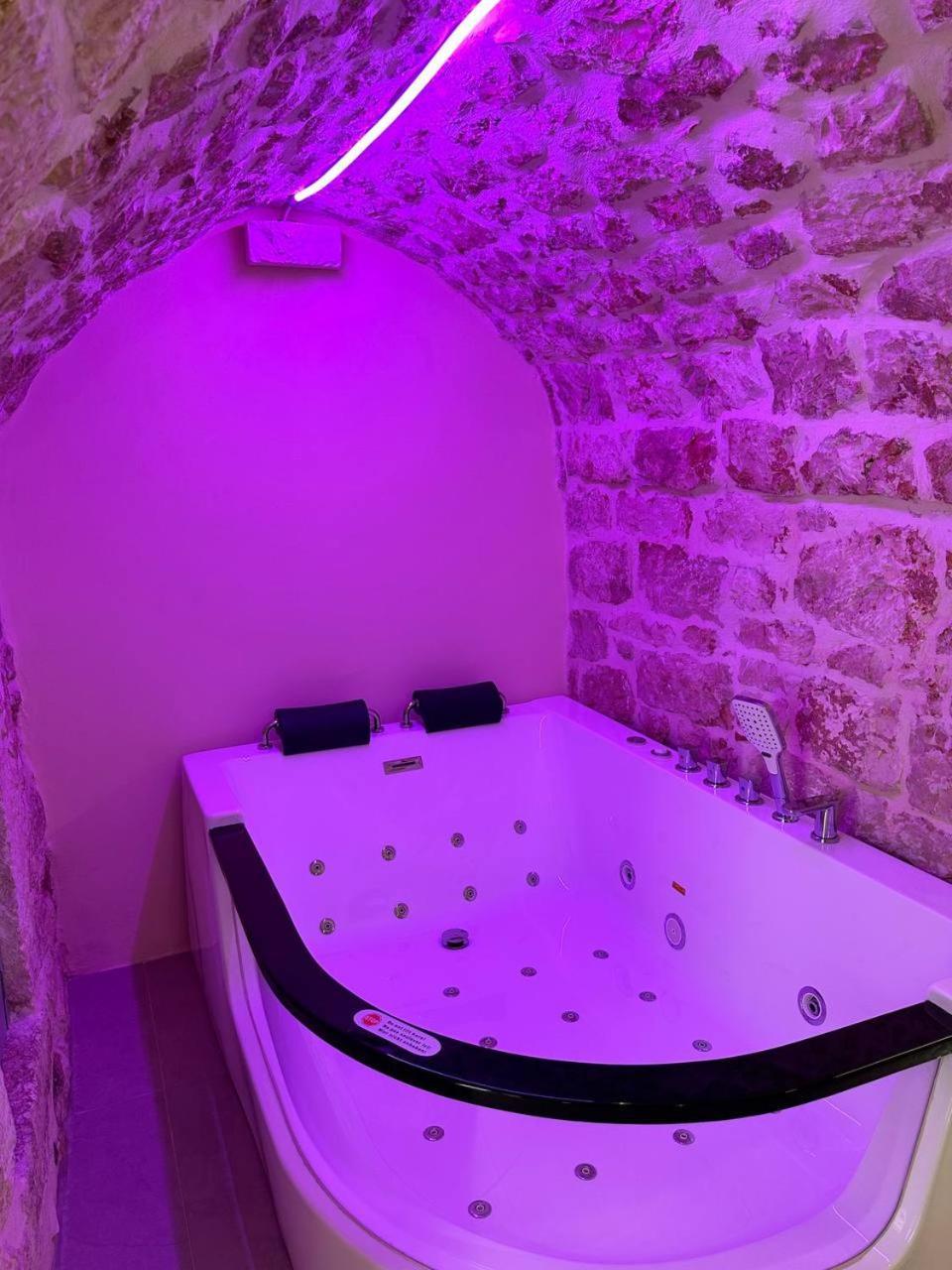 Primus Suite Ceglie Messapica Exteriör bild
