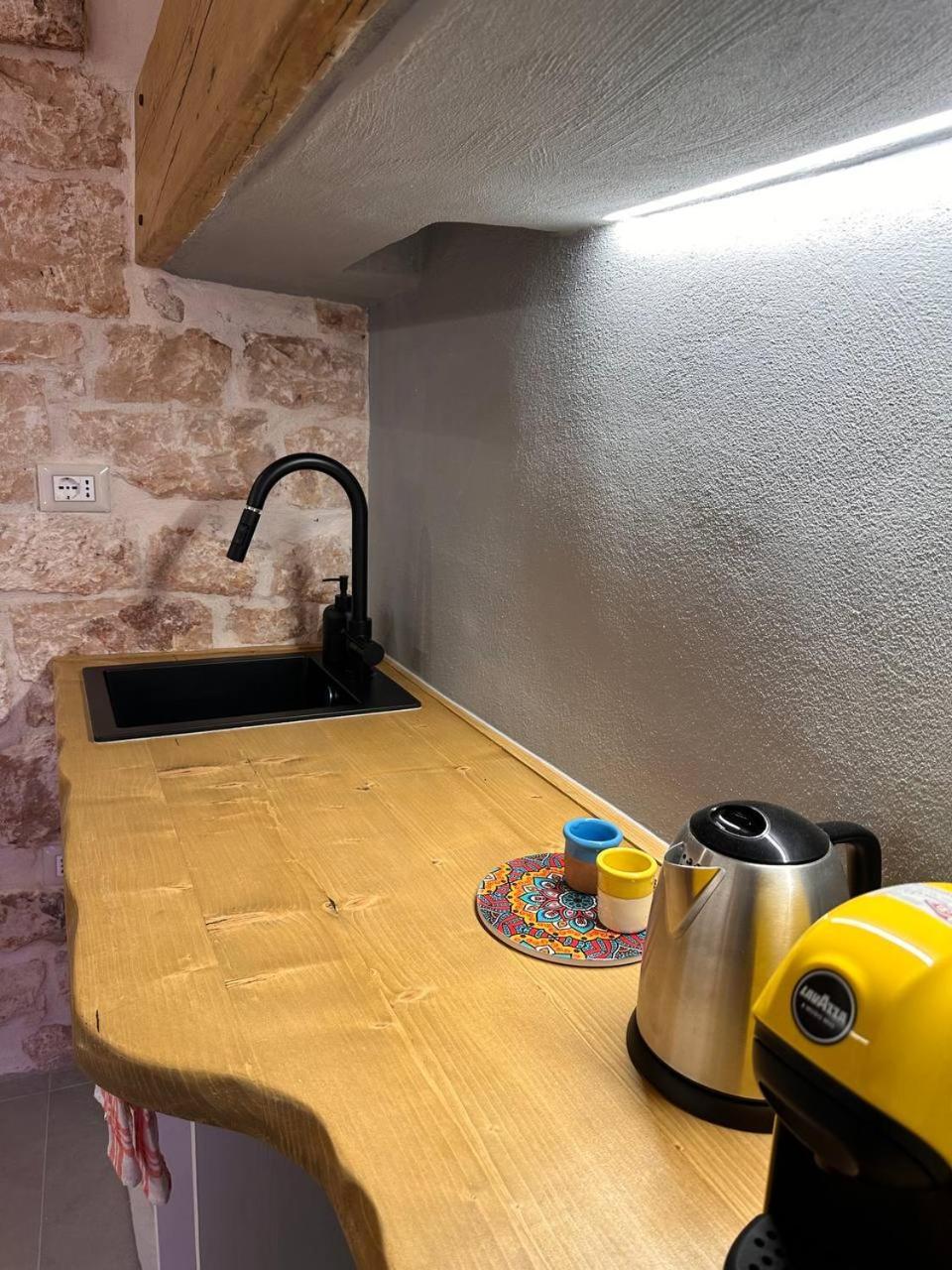 Primus Suite Ceglie Messapica Exteriör bild