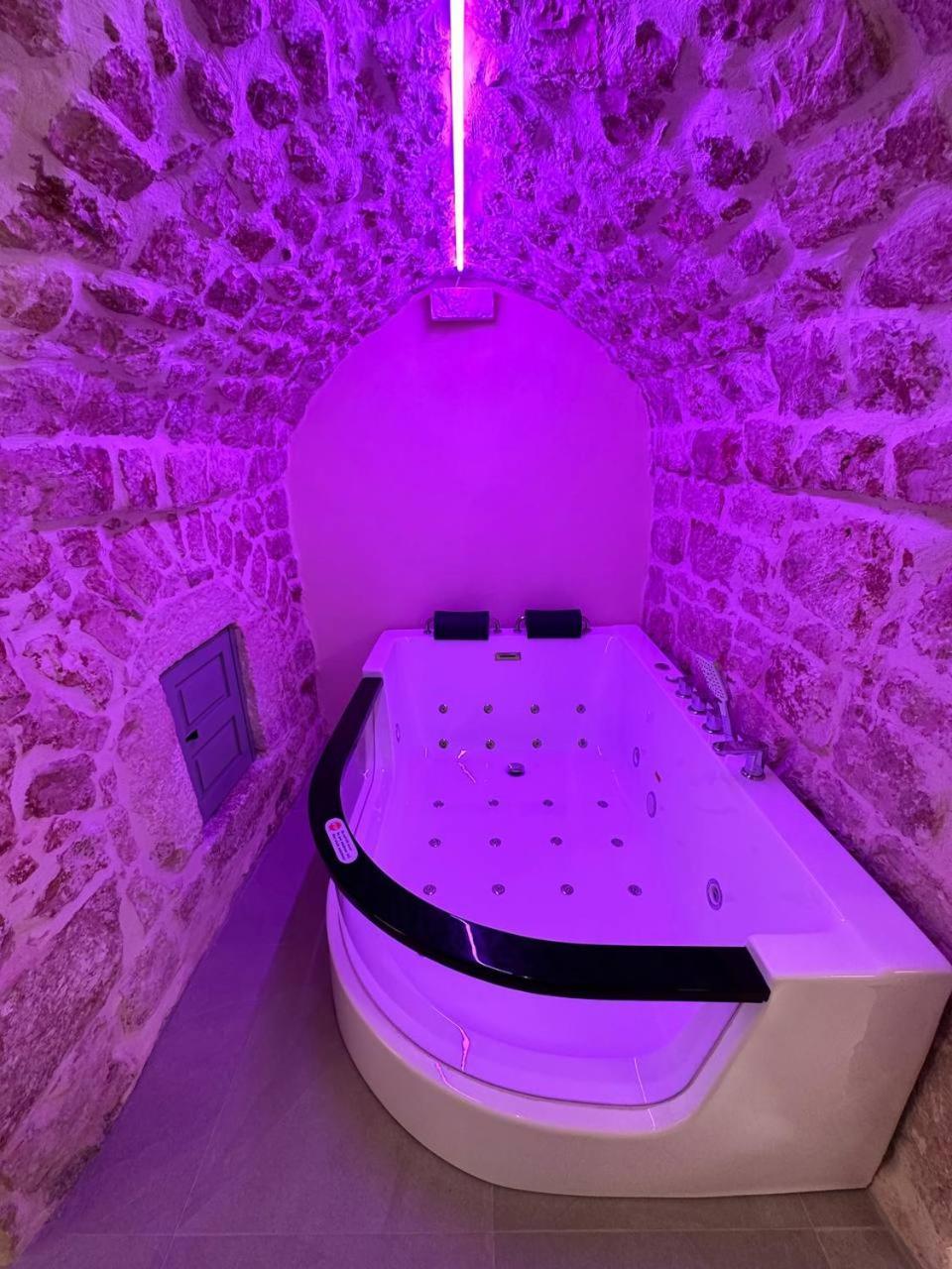 Primus Suite Ceglie Messapica Exteriör bild