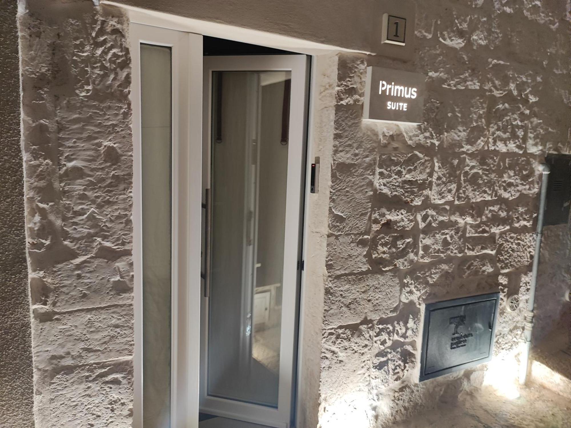 Primus Suite Ceglie Messapica Exteriör bild